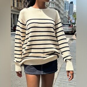 NWOT BRANDY MELVILLE SWEATER